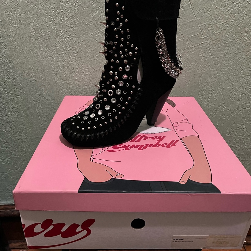 Jeffrey Campbell Neomie Black Suede Studded Bootie SUPER CUTE! - Picture 12 of 15